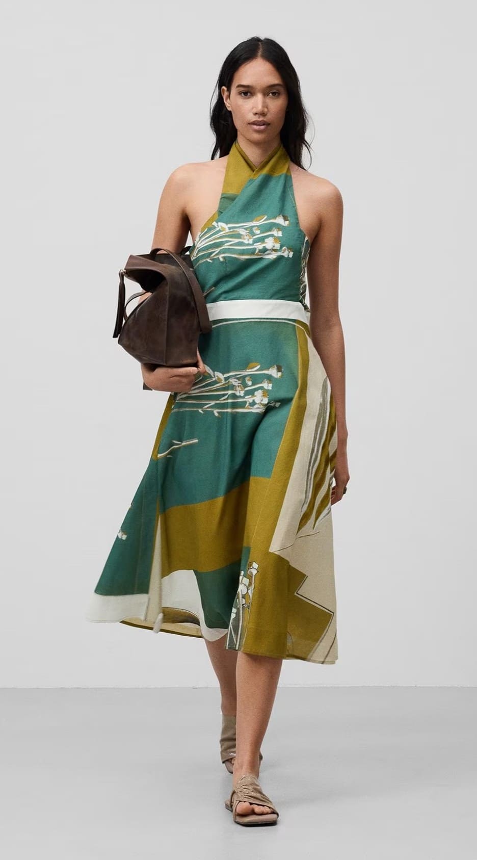 Vestido estampado con cuello halter de Adolfo Dominguez