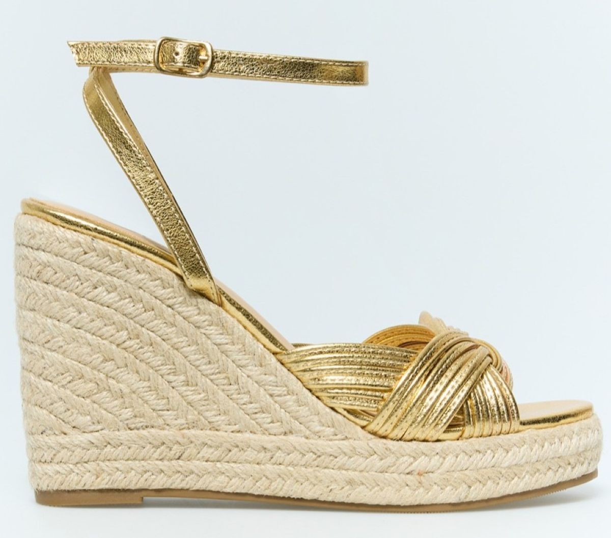 Sandalia cuña plataforma trenza de Sfera
