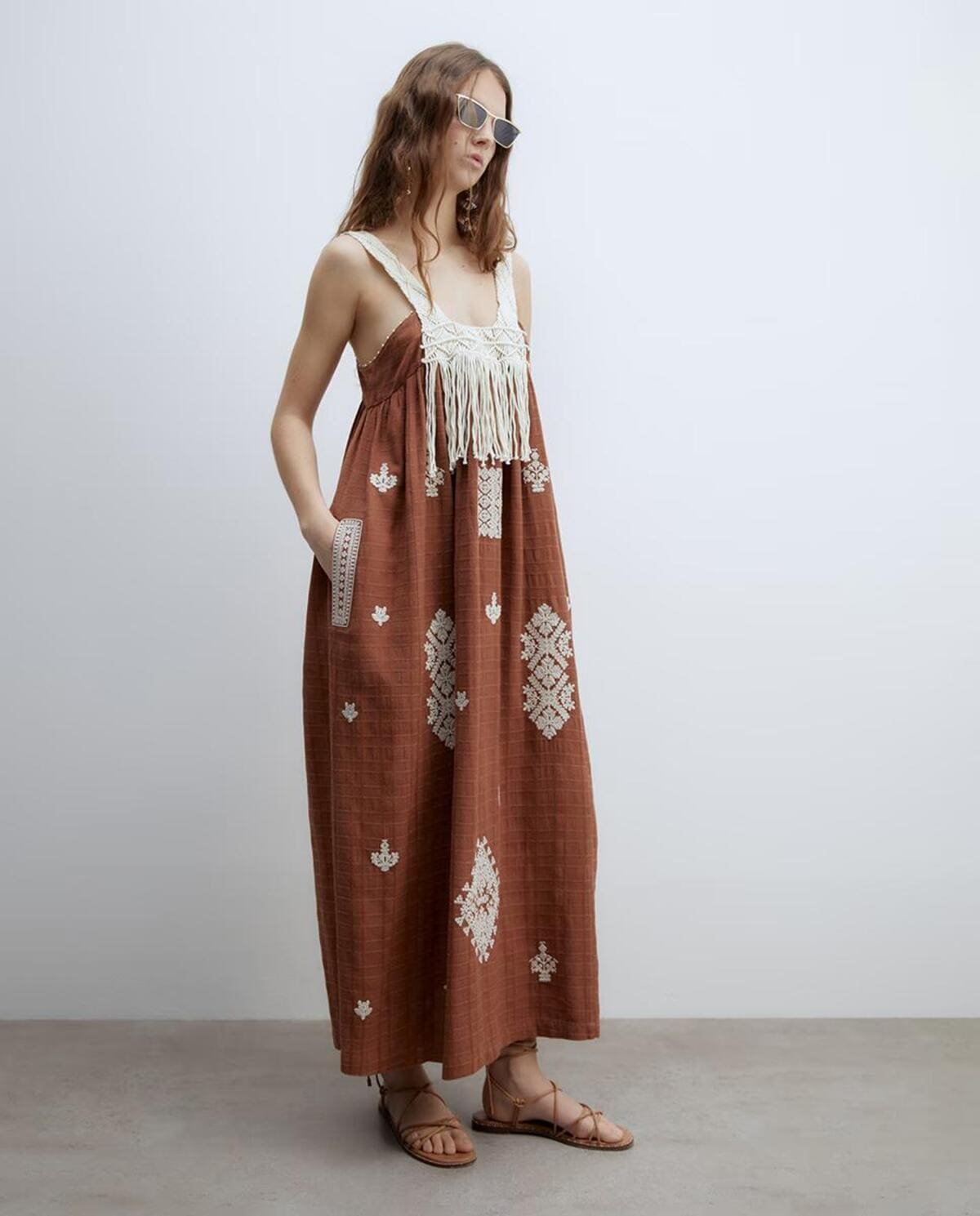 Vestido macramé con flecos