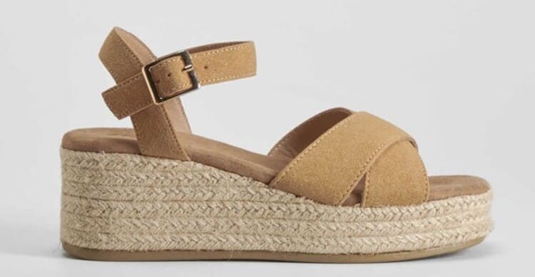 Sandalia con cuña de yute cruzado NYC