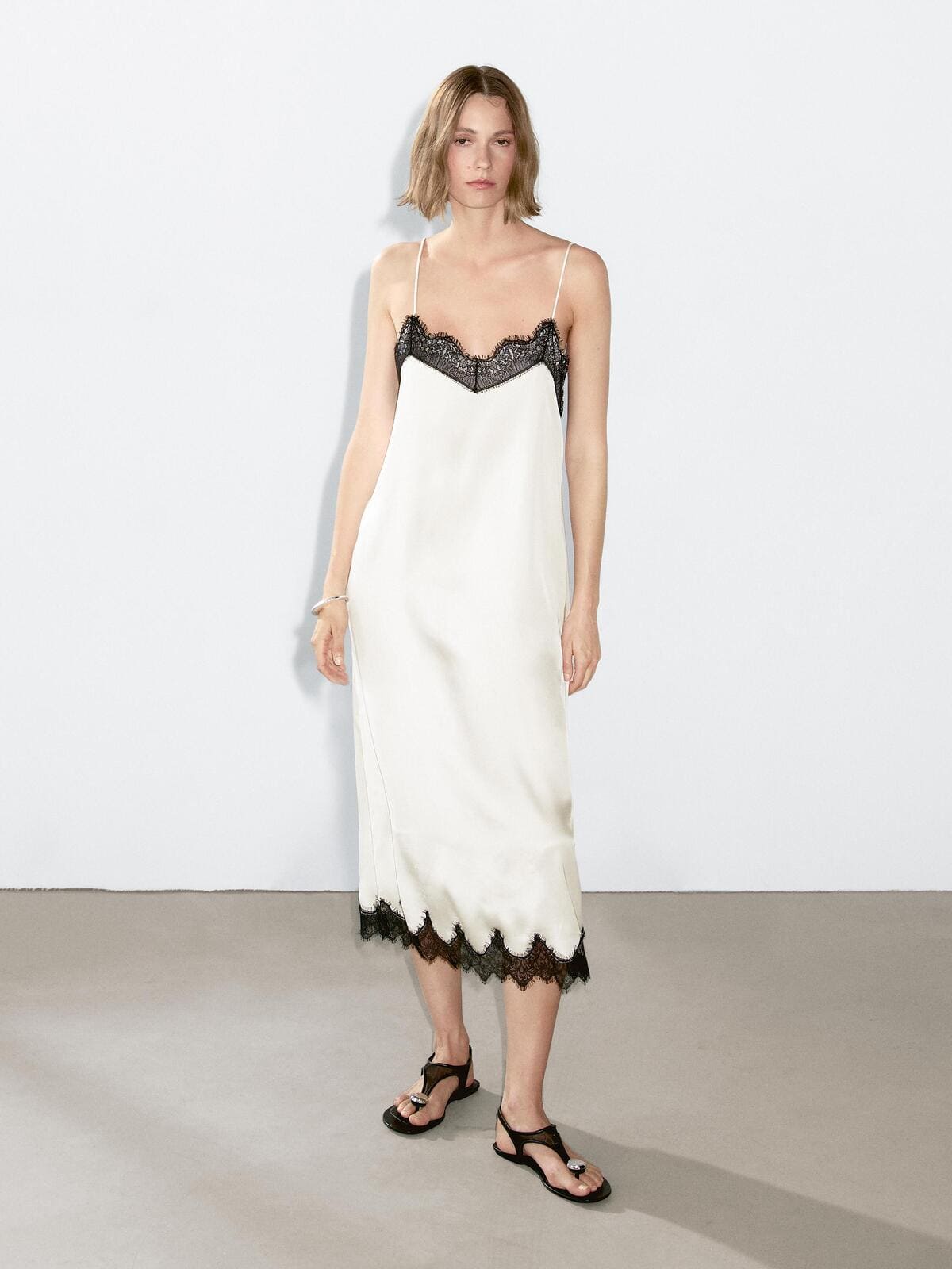 Vestido midi lencero a contraste