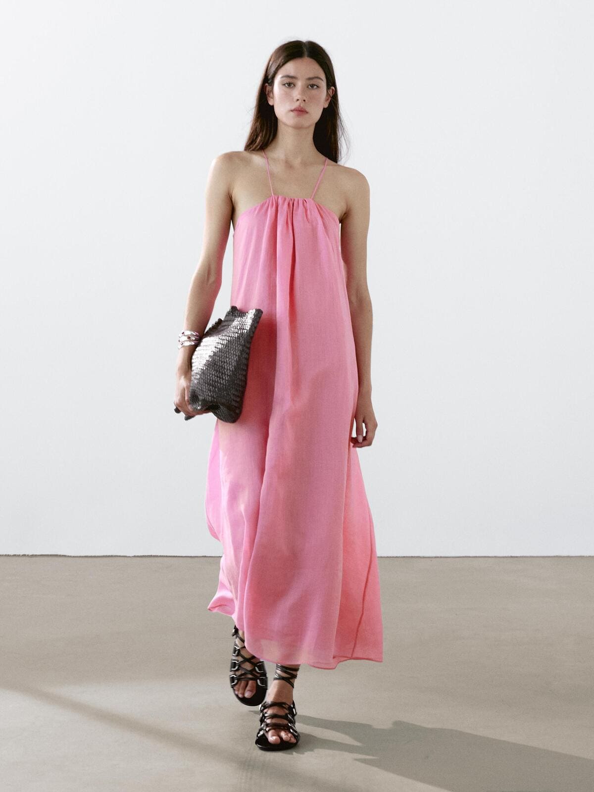 Vestido largo cuello halter fruncido