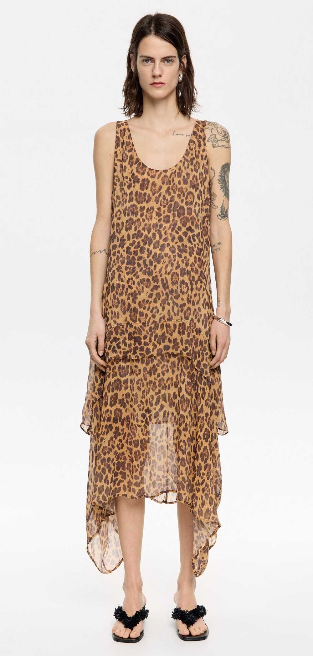 Vestido fluido irregular Leopard natural de Bimba y Lola