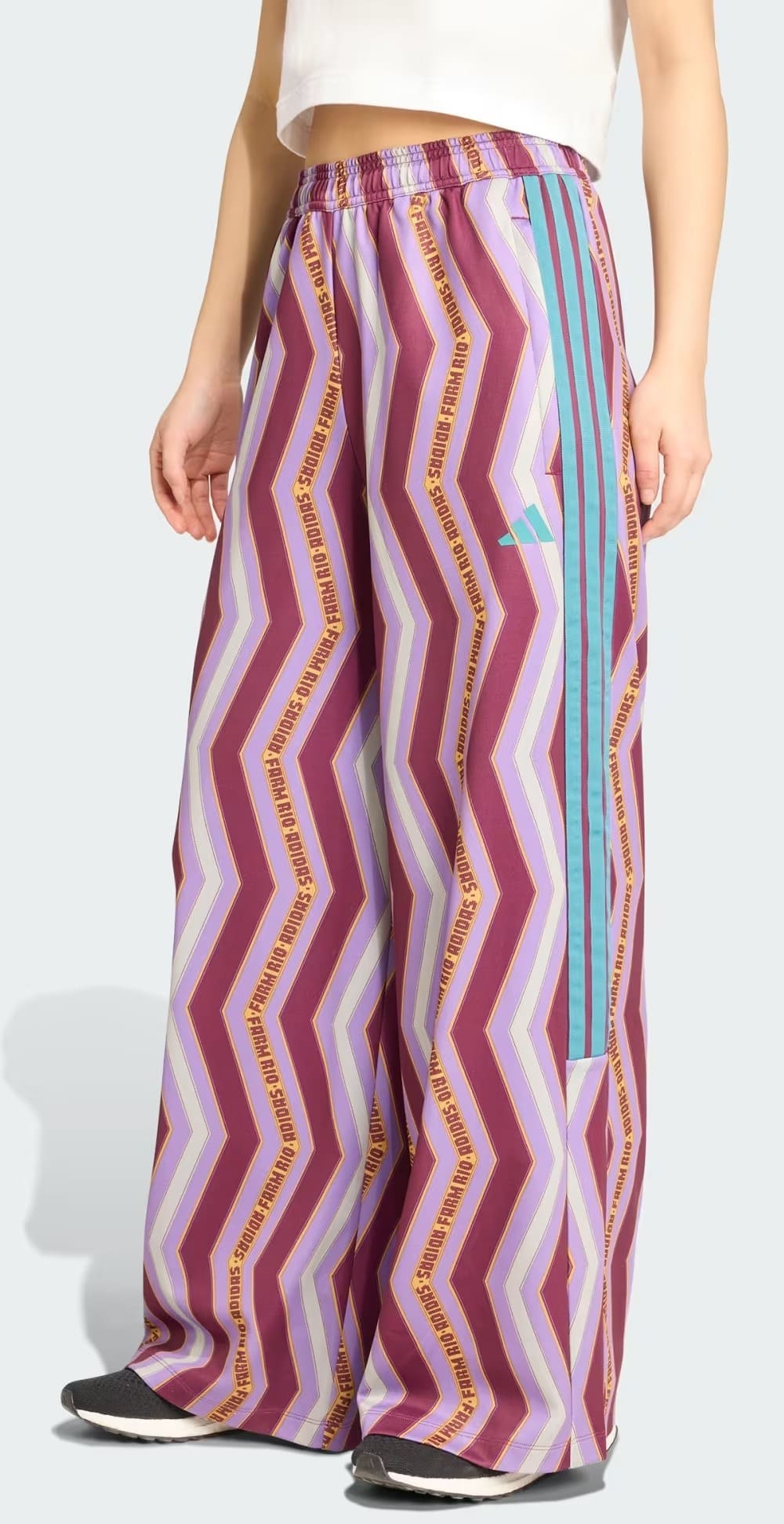 Los nuevos pantalones Adidas X Farm Tiro en color morado