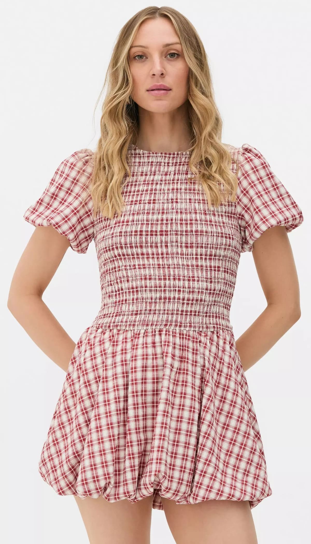 El vestido corto globo de Rita Ora en Primark