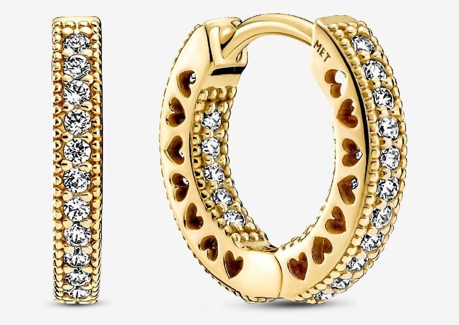 Los pendientes de aro Corazones en Pavé de oro de Pandora