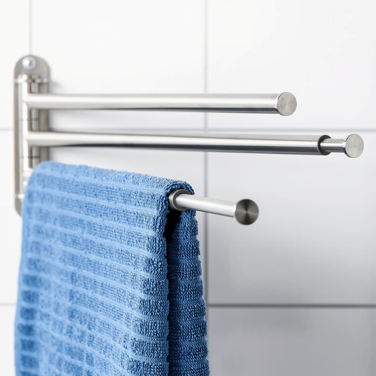 Toallero con 3 barras de la serie BROGRUND de Ikea