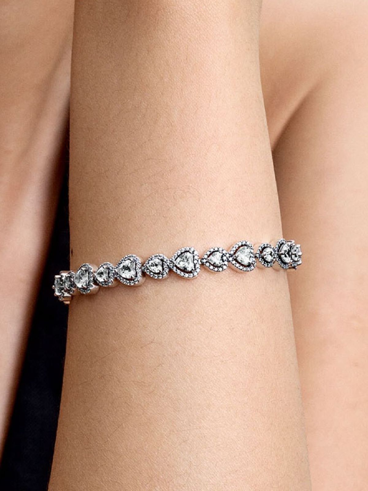 Pulsera Halo Corazones de Pandora
