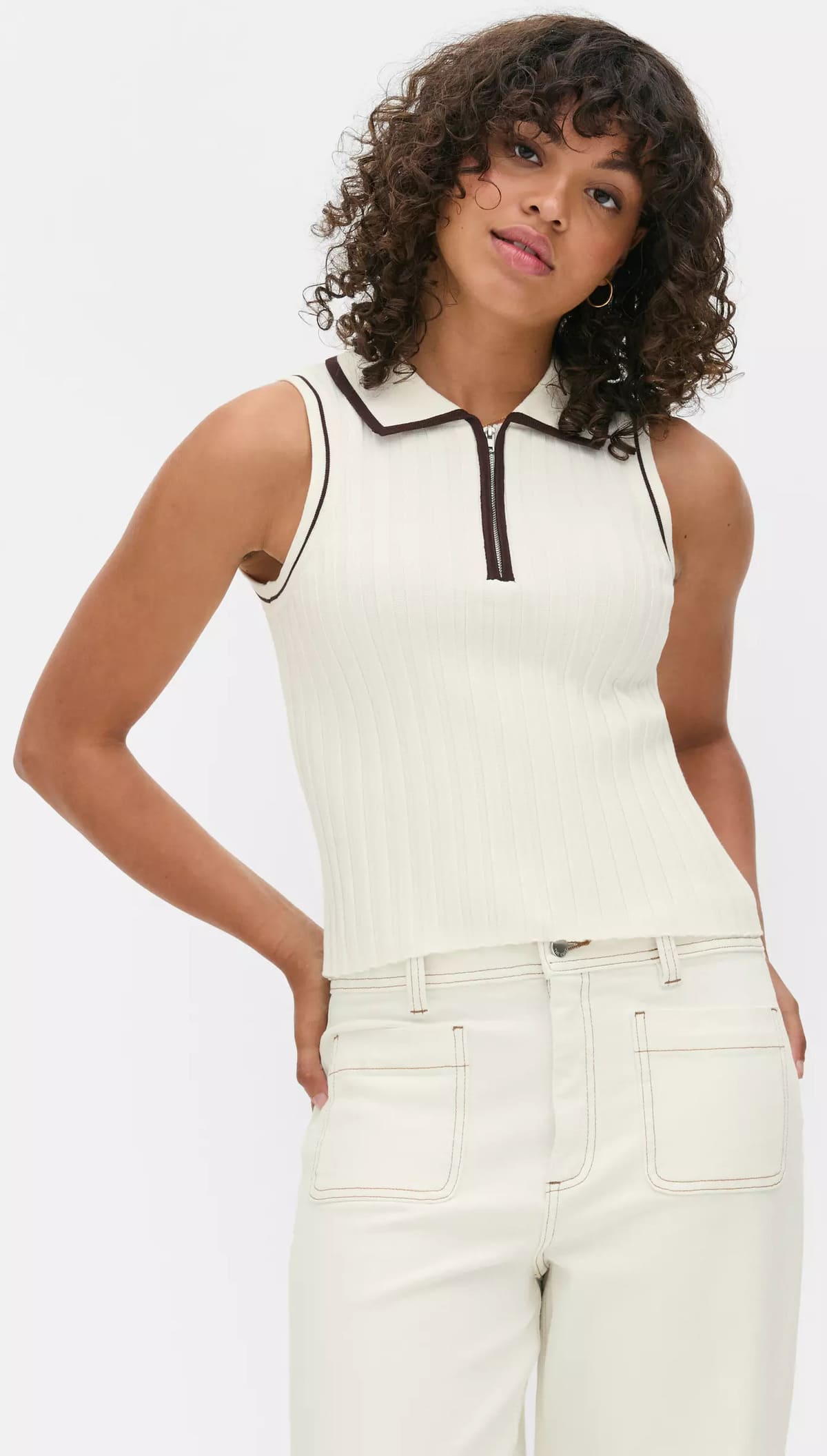 El polo sin mangas con ribete en contraste de Primark