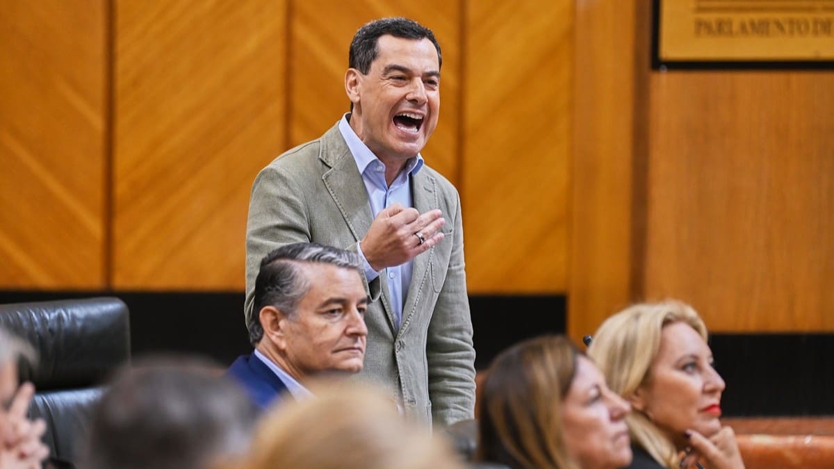 El presidente andaluz, durante su intervención en la sesión de control | Salvador López Medina