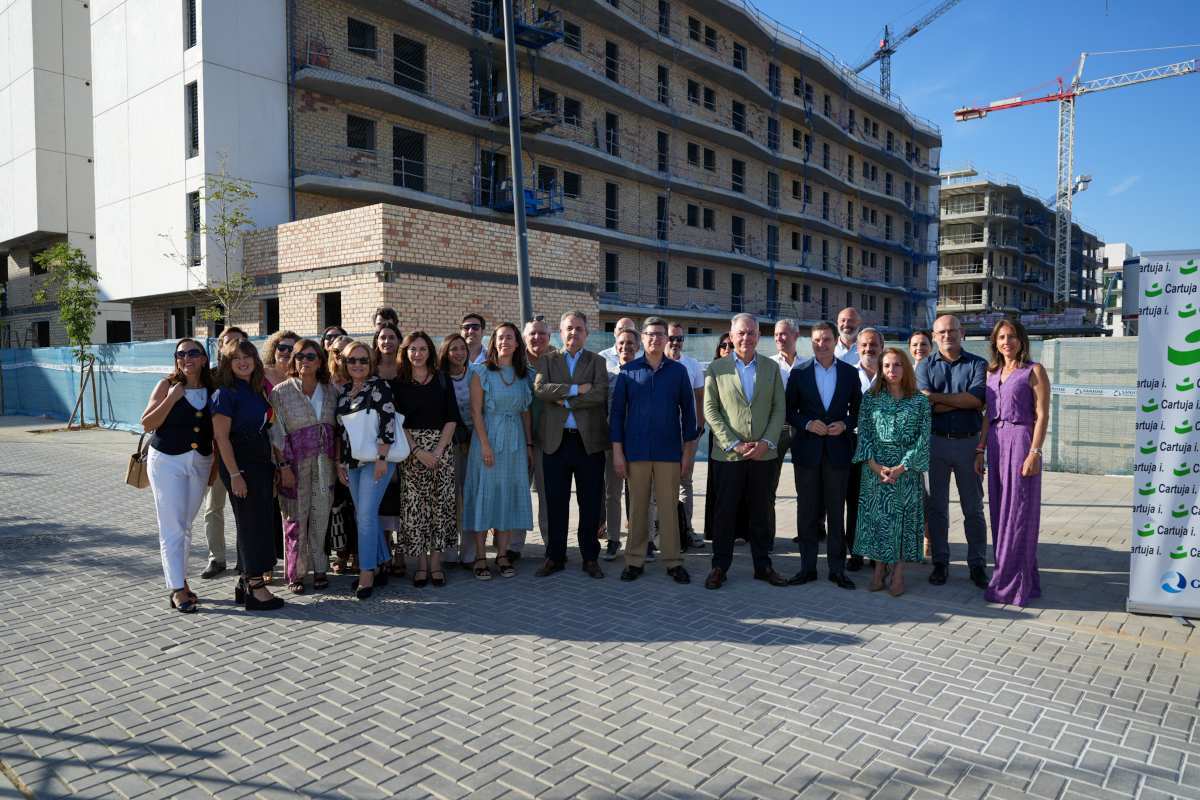 José Luis Sanz supervisa las obras en Palmas Altas | Ayuntamiento de Sevilla