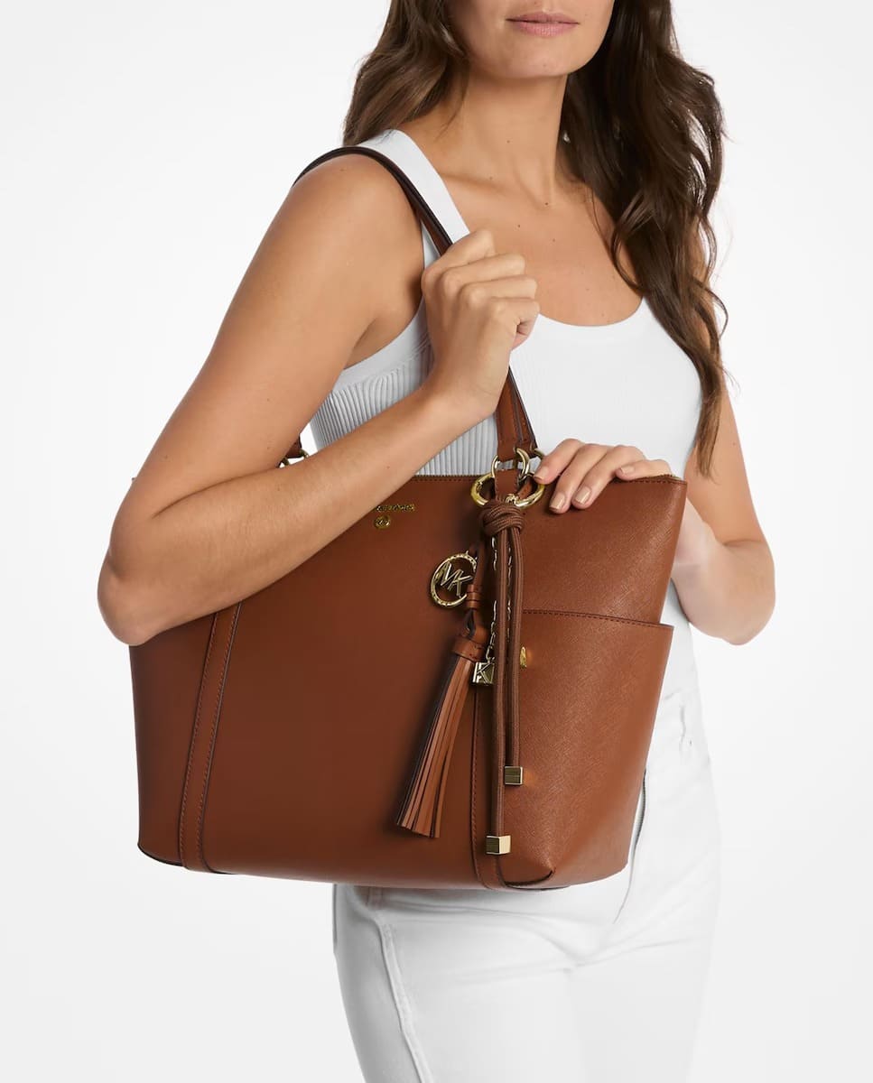 El bolso de hombro tote Sullivan de piel en color marrón de Michael Kors en El Corte Inglés