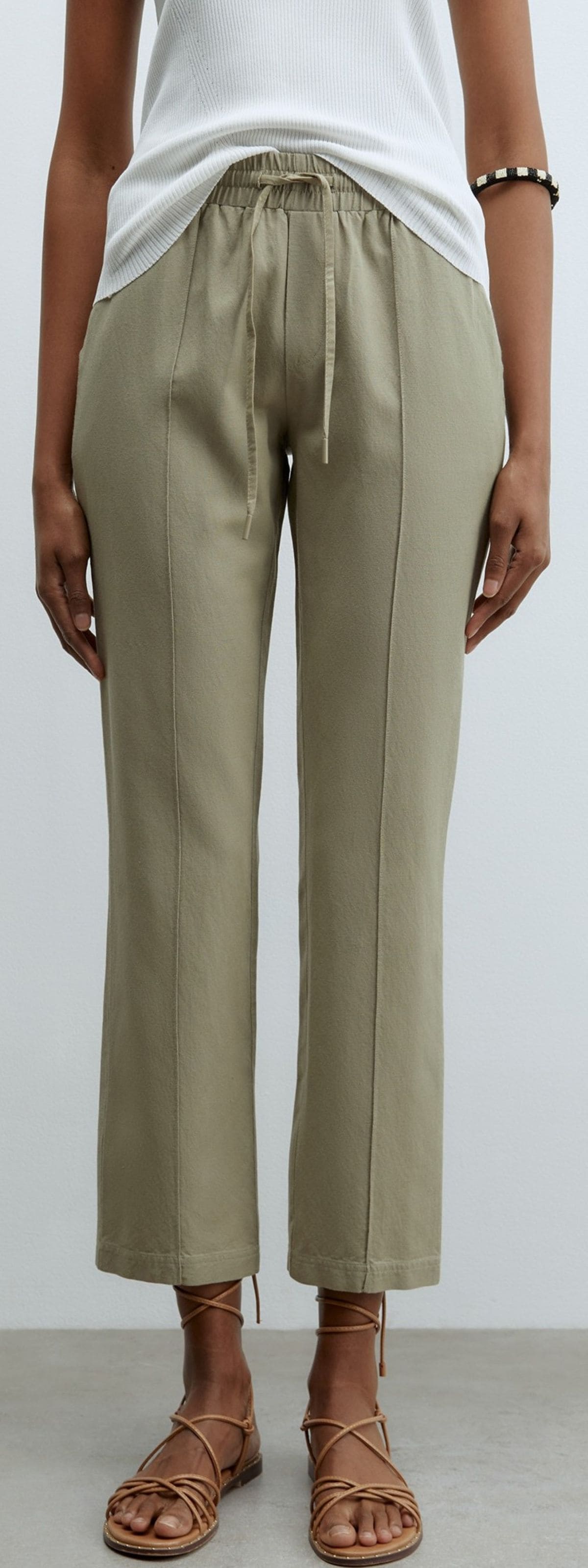 Pantalón fluido de lino de Sfera