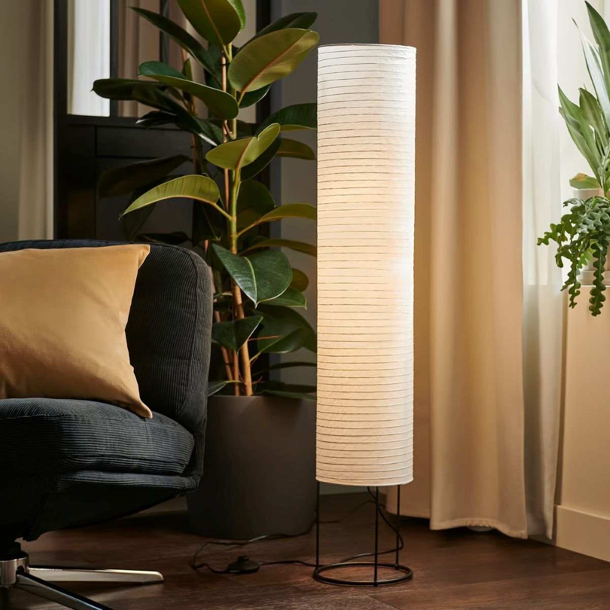 Lámpara de pie de la serie STRANDAD de Ikea