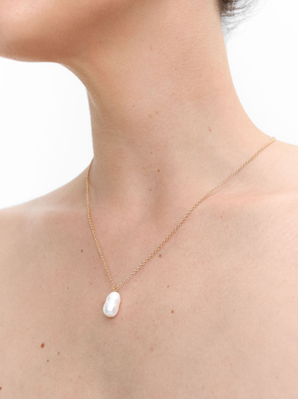 Collar con perla barroca de agua dulce de Parfois