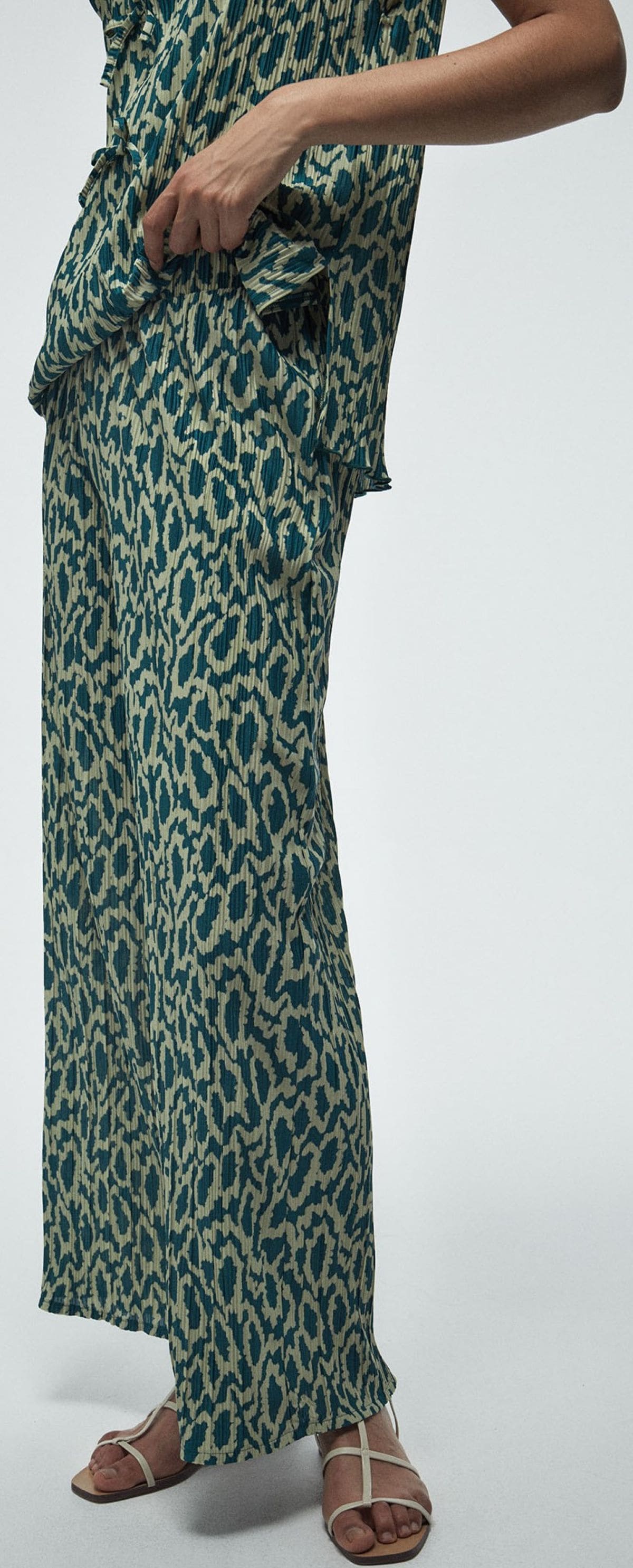 Pantalón plisado estampado de Sfera