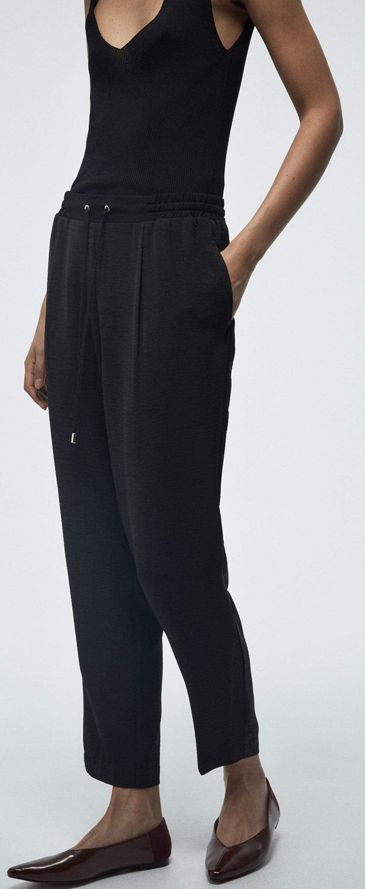 Pantalón fluido estructura de Sfera