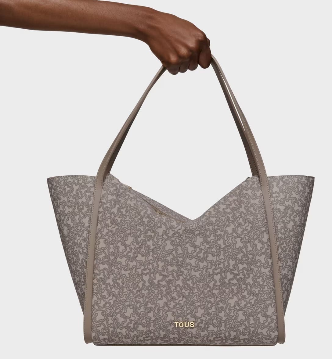 El nuevo bolso capazo grande topo Kaos Mini Lines de Tous