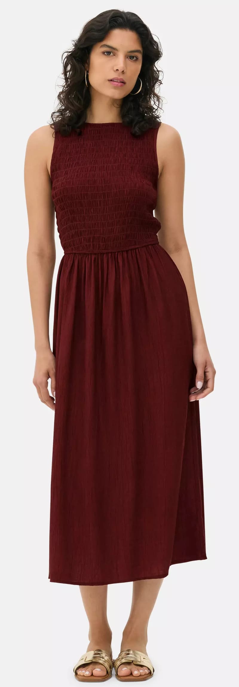 El vestido midi sin mangas con corpiño fruncido en color burdeos de Primark