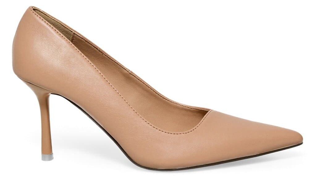 Los zapatos stiletto básicos en color maquillaje de Sfera