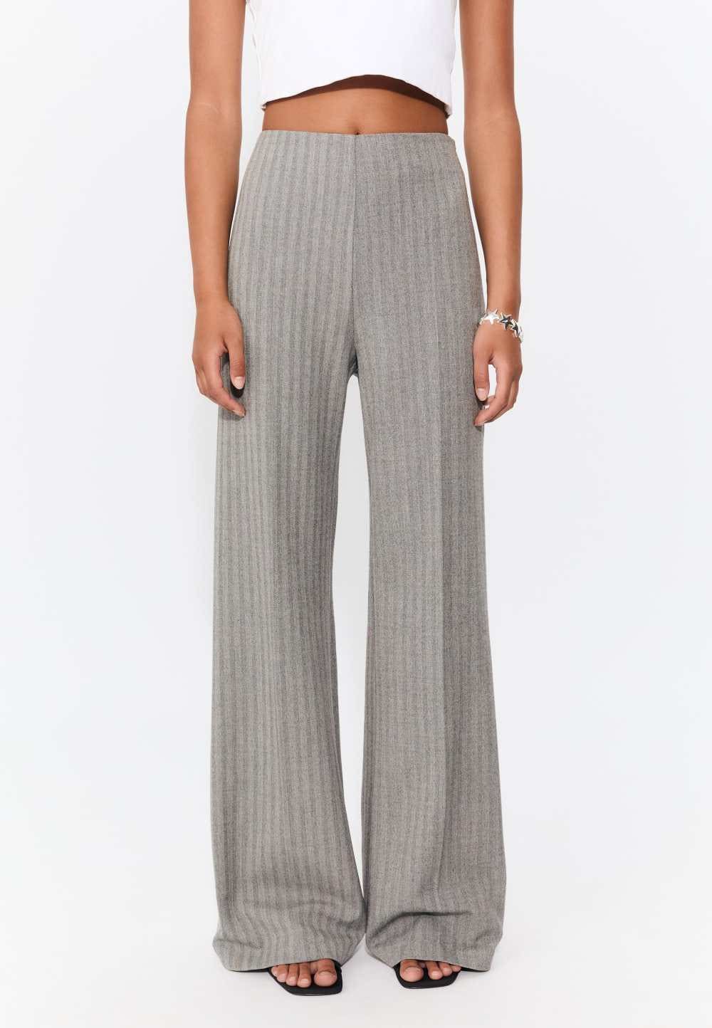 Pantalón fluido vestir de Stradivarius