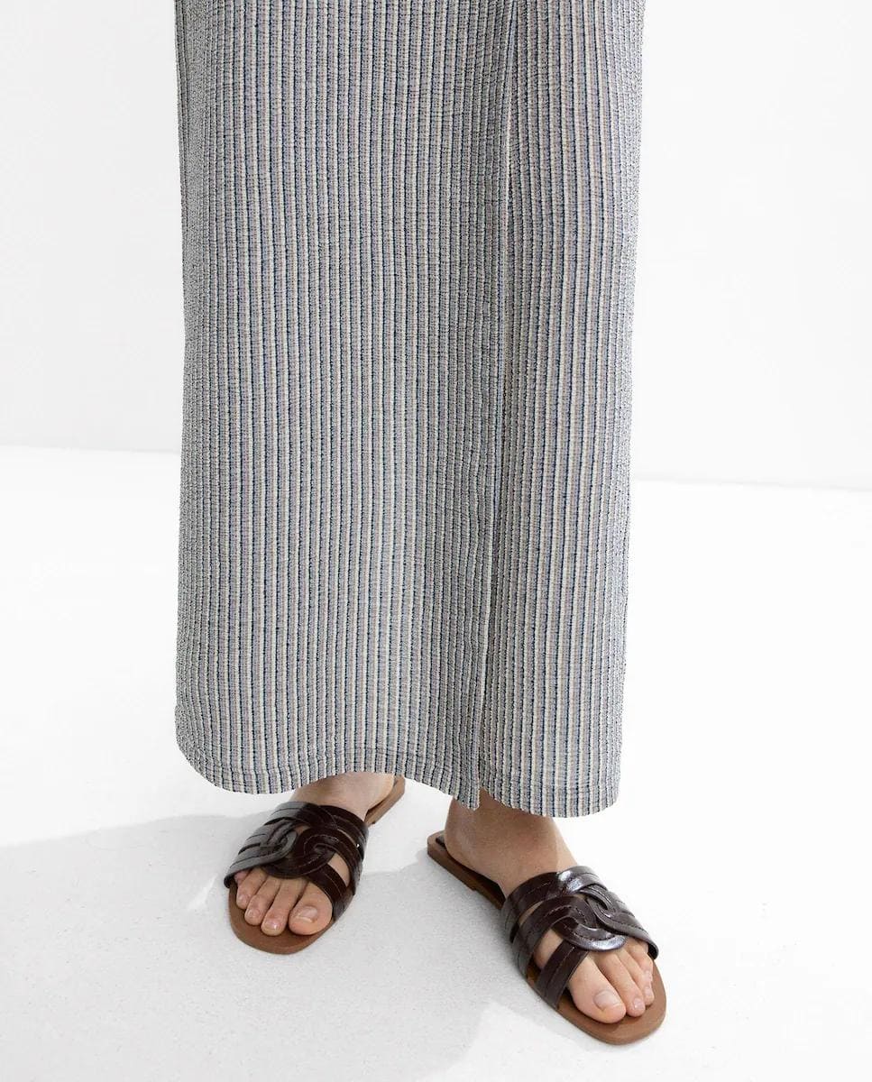 Sandalias planas con pala ancha cruzada