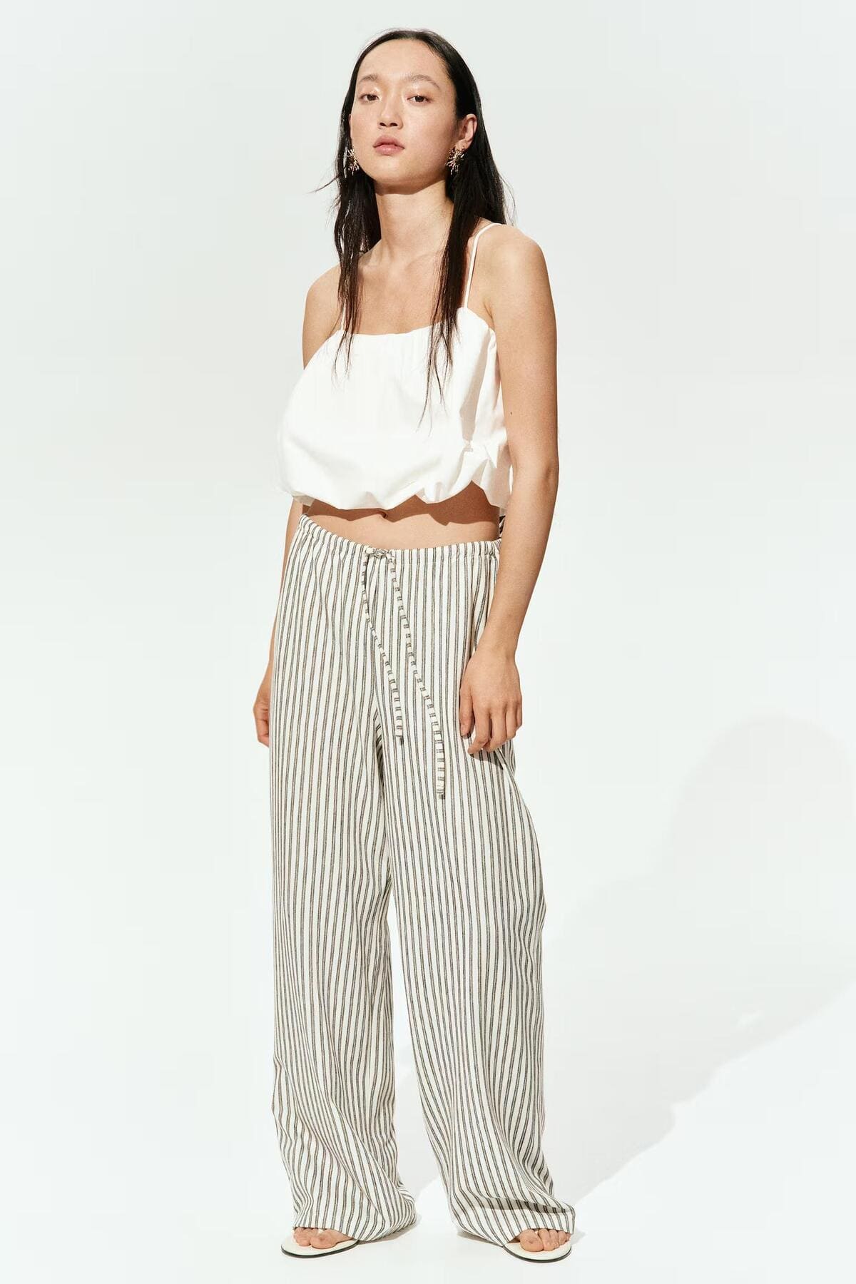 Pantalón recto con cordón de ajuste