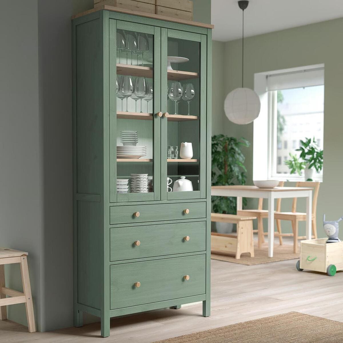 Vitrina con cajone HEMNES