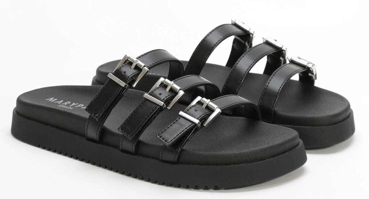 Sandalias planas de 3 cintas con hebillas