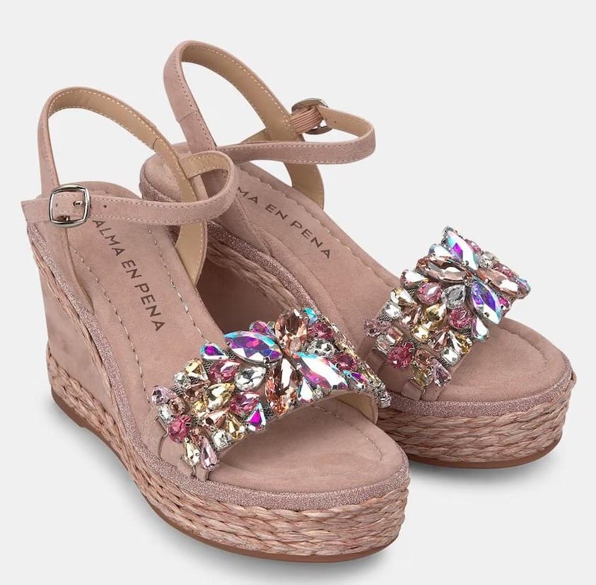 Sandalias de cuña trenzada y de tira ancha con detalle de joya, Alma en Pena