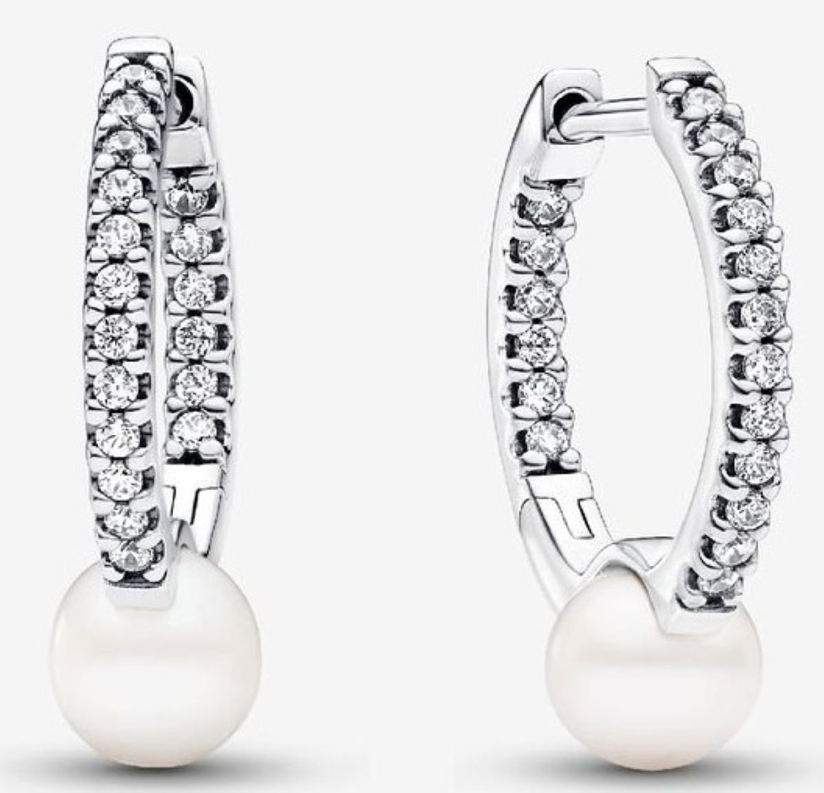 Pendientes de aro perla cultivada de agua dulce tratada y pavé de Pandora