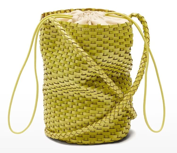 El bolso bandolera de piel estilo bombonera trenzado en liso de Parfois en El Corte Inglés