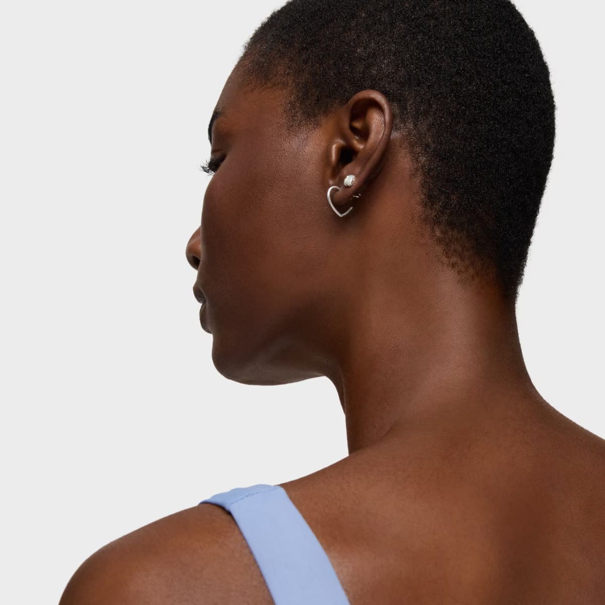 Los pendientes de aro de plata motivo corazón New Silueta de Tous