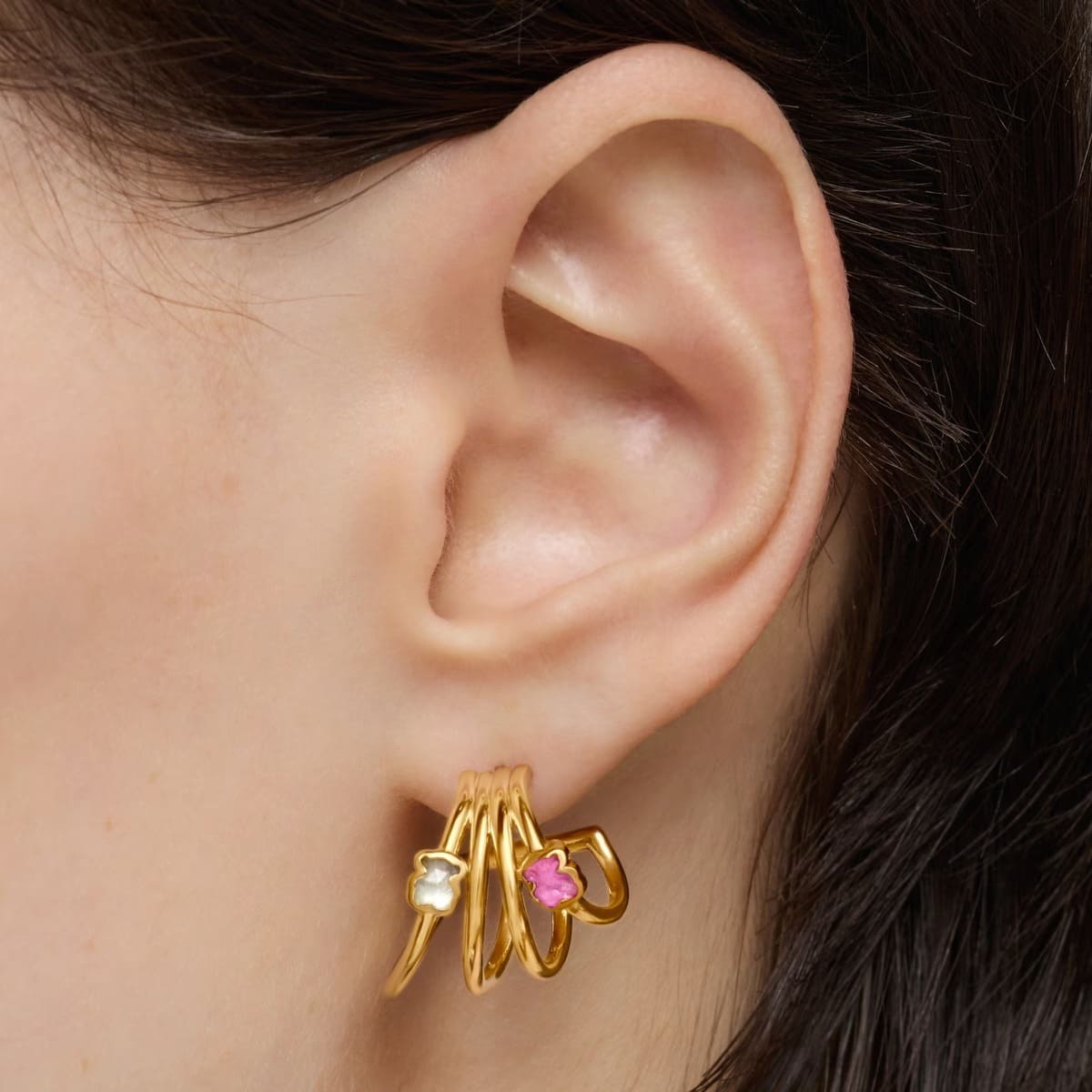 Los pendientes de aro con baño de oro 18 kt sobre plata y gemas Icon Color LGG de Tous