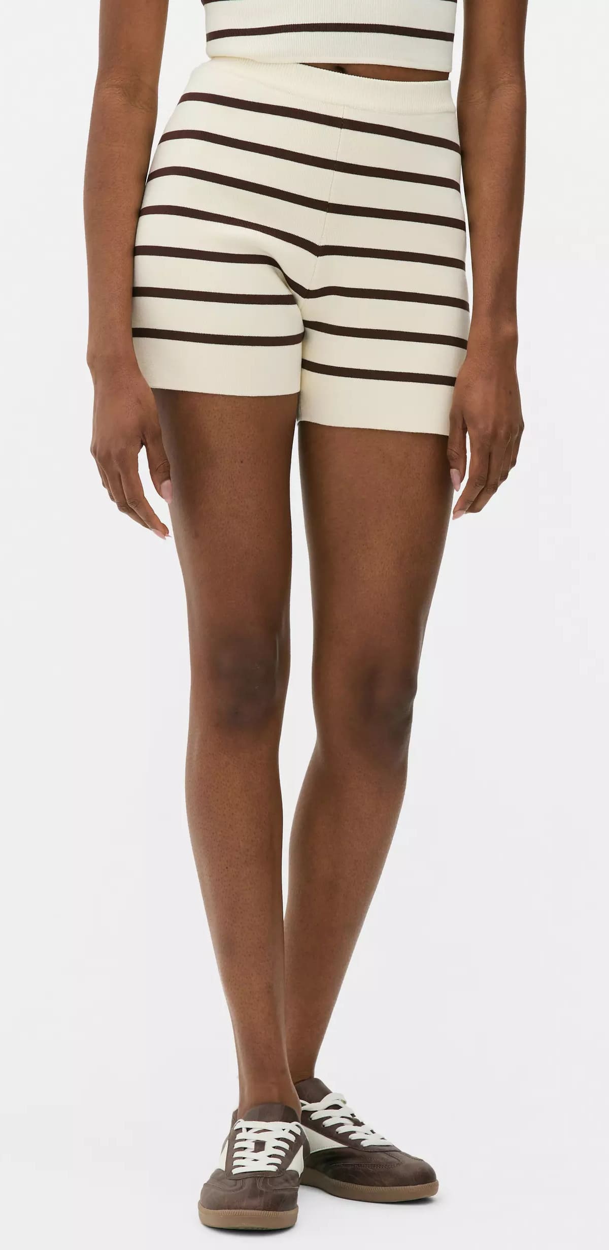Los pantalones cortos de punto a rayas en color marrón de Primark