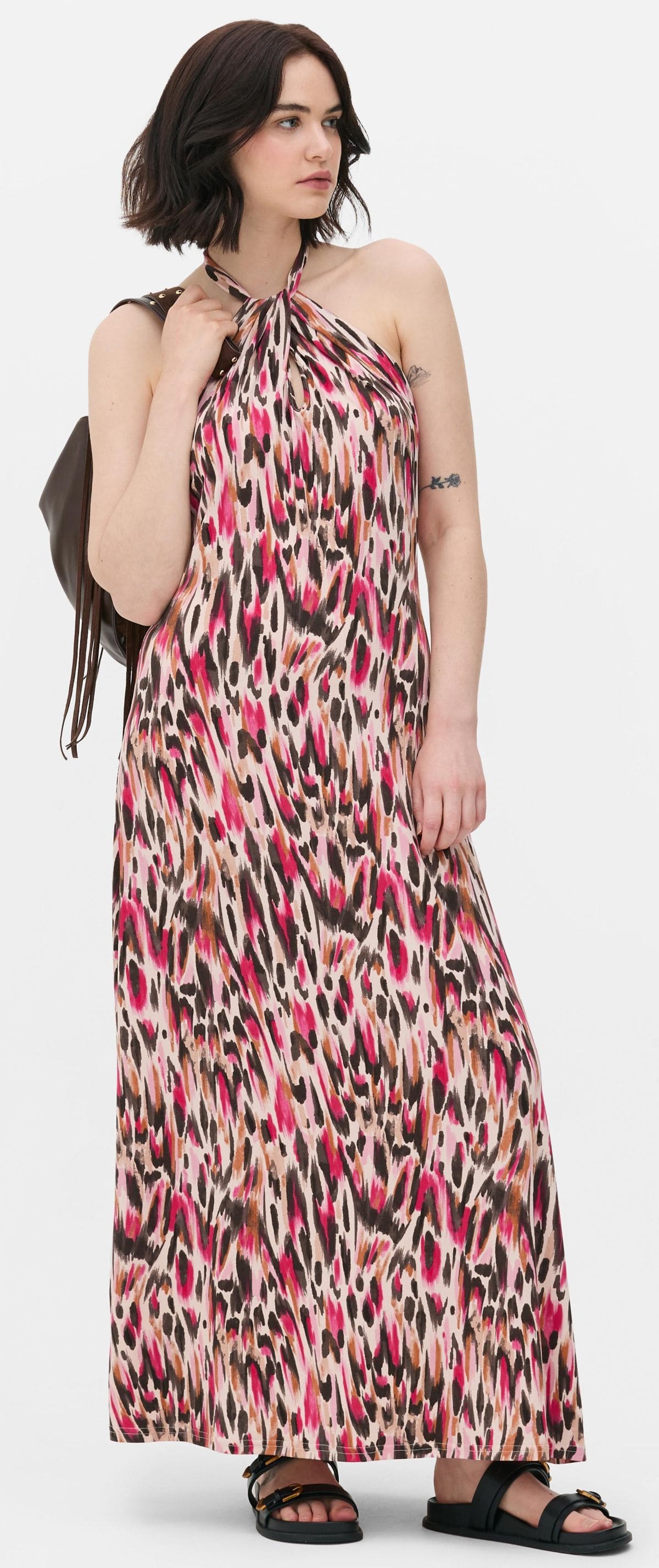Vestido largo estampado con escote halter de Primark