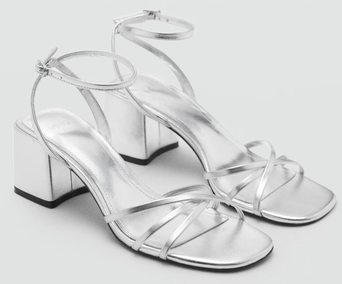 Sandalia de tacón con tiras cruzadas