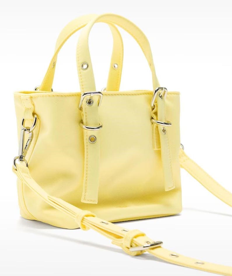 Bolso de mano estilo tote convertible a bandolera con cierre imantado en liso