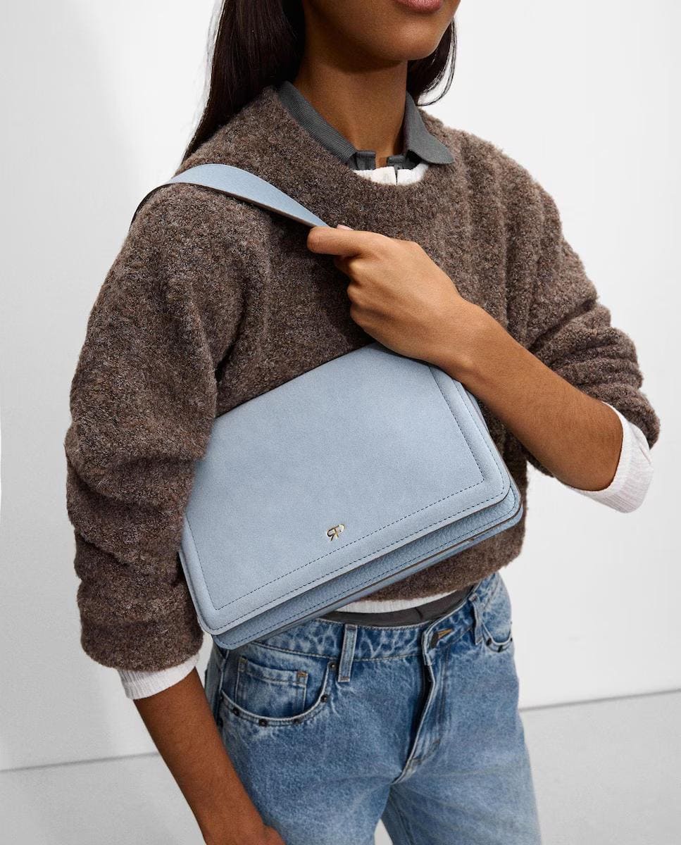 Bolso de hombro con solapa y cierre imantado en liso