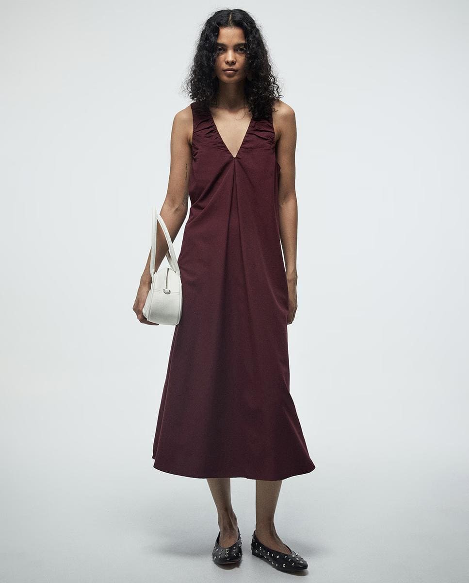 Vestido con escote frunce