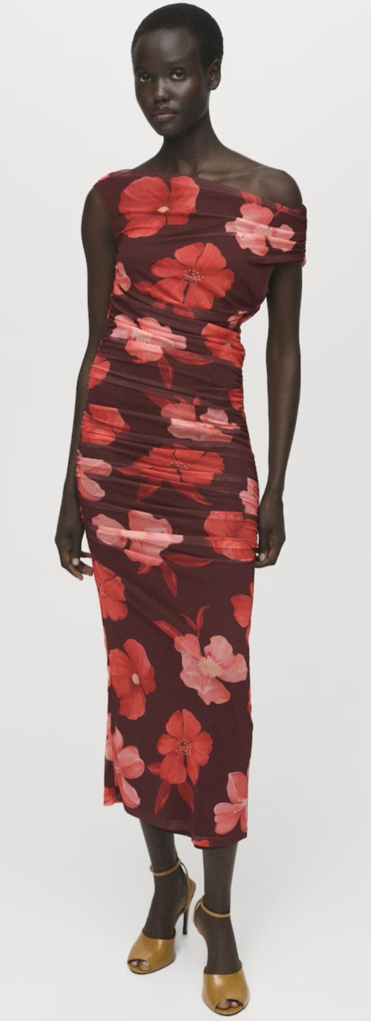 Vestido asimétrico floral de Mango