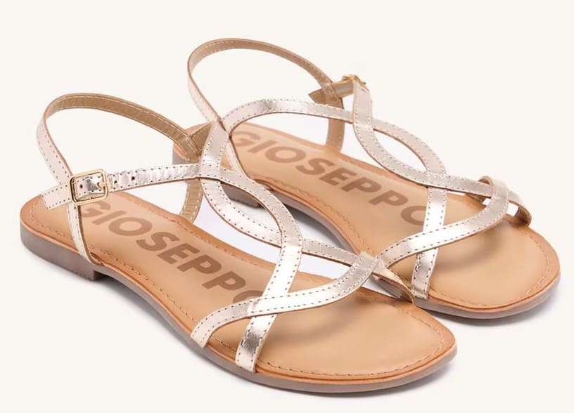 Sandalias planas de piel con tiras y plantilla acolchada