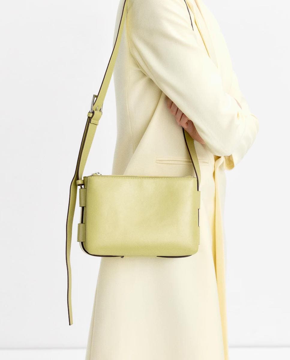 Bandolera con varios compartimentos y cierre de cremallera en liso, Parfois