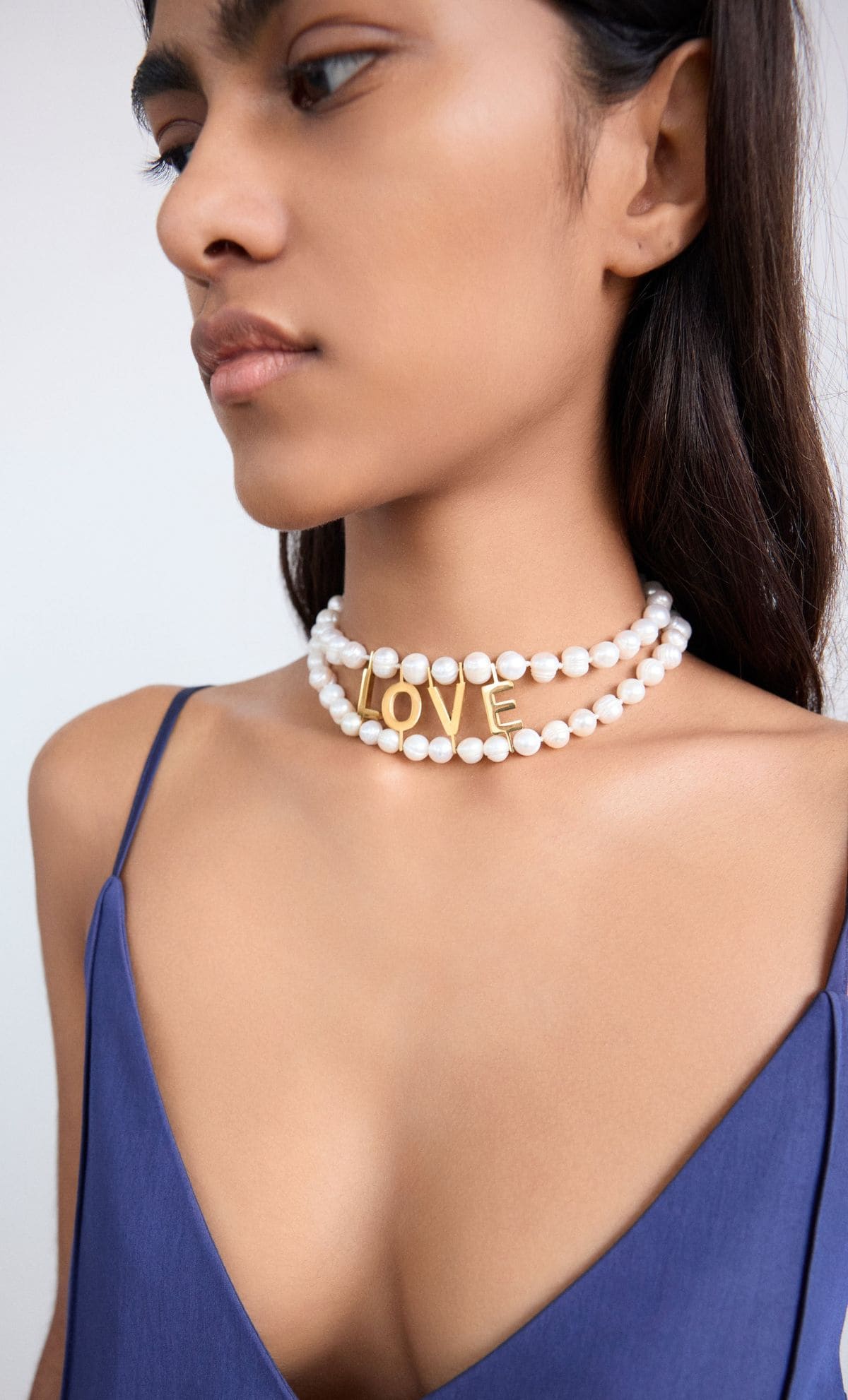Collar LOVE con perlas de agua dulce de Parfois