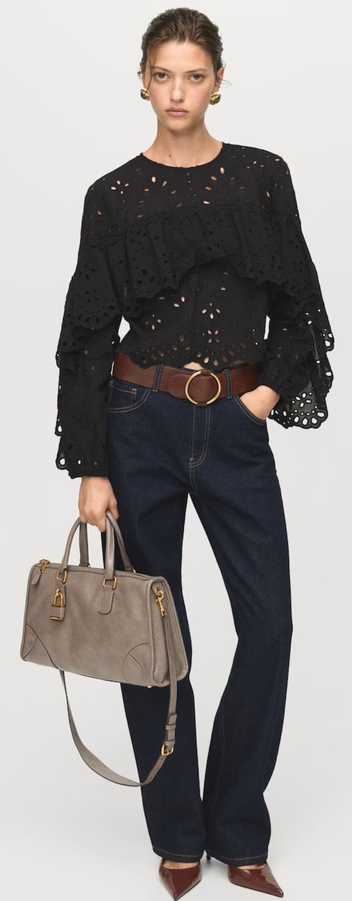 Blusa bordados perforados volantes de Mango