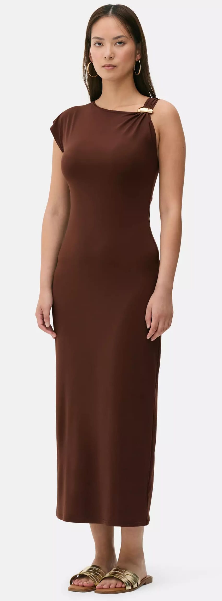 Vestido largo con detalle metálico en color marrón chocolate de Primark