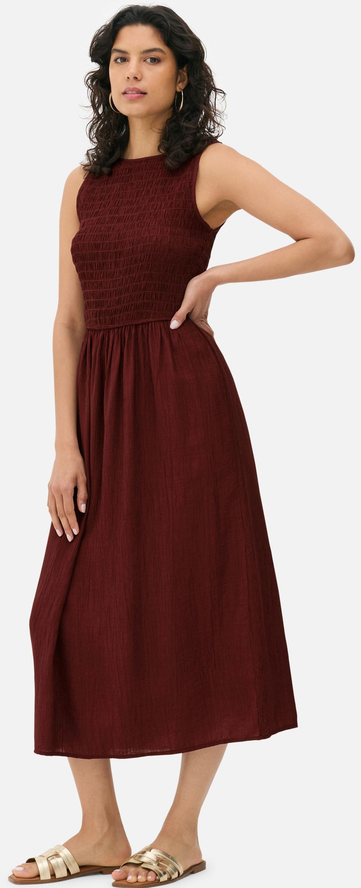 Vestido midi sin mangas con corpiño fruncido de Primark