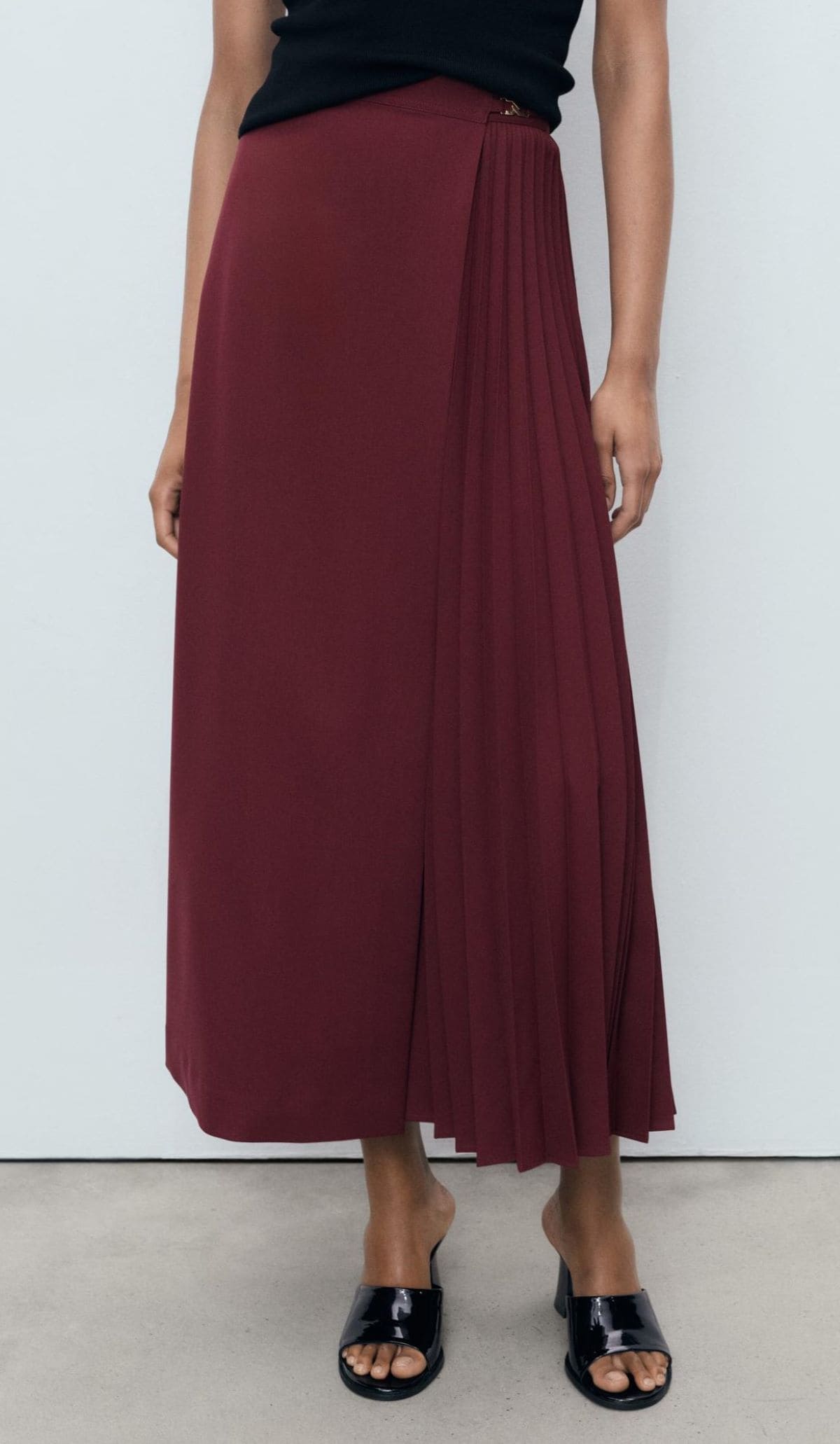 Falda cruzada y plisada, Mango