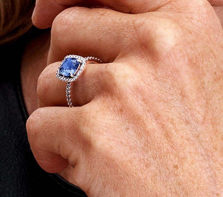 Anillo Declaración Halo Cuadrado Azul Brillante de Pandora