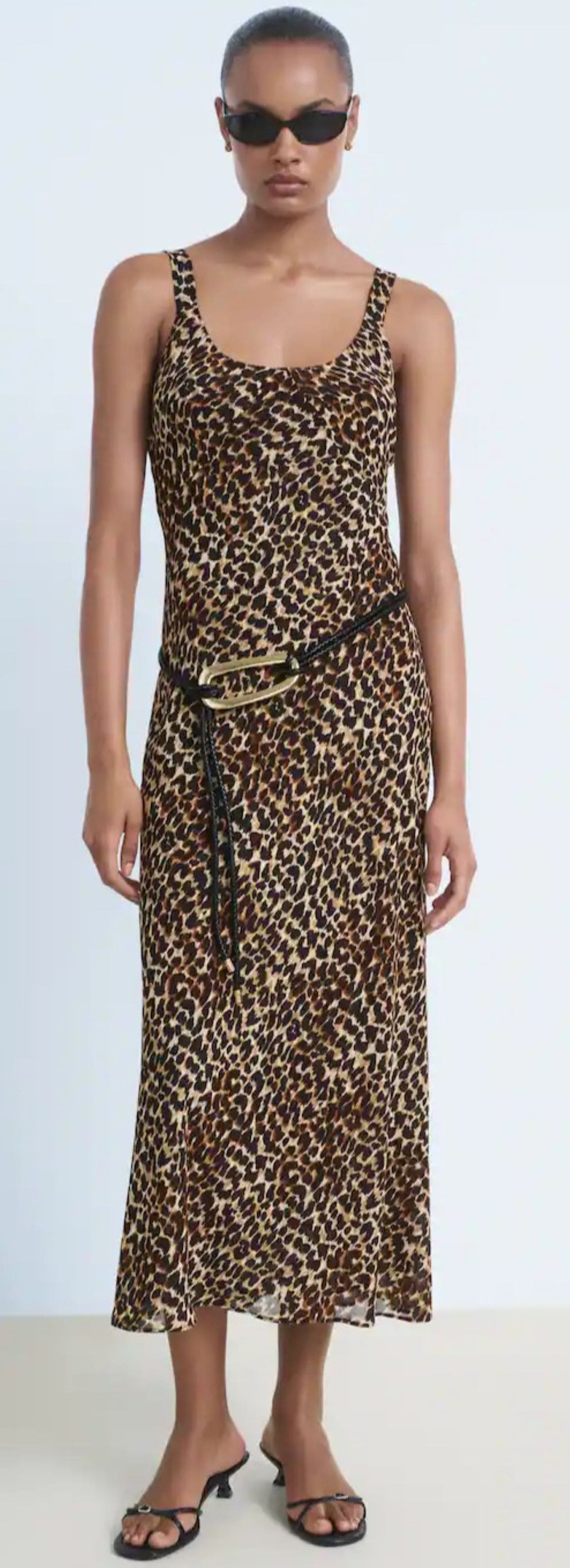Vestido midi leopardo de Mango